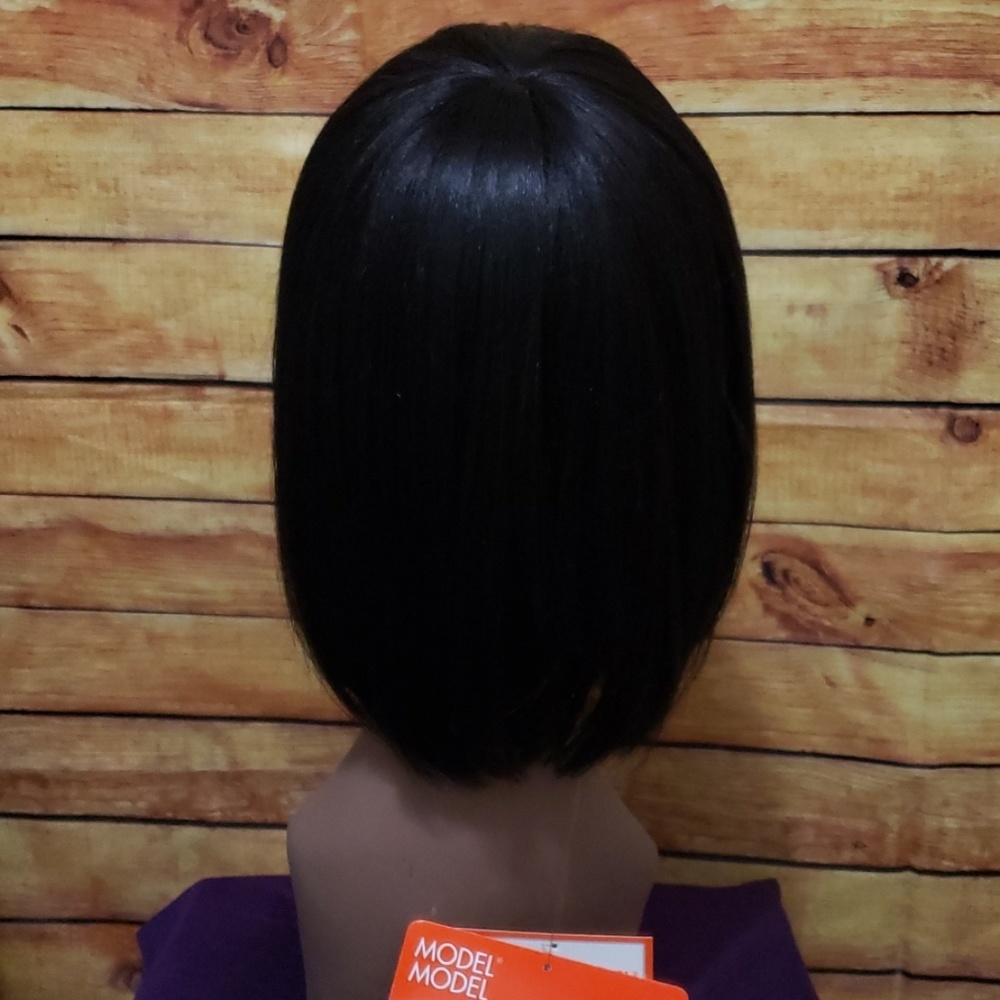 Wig - Picture 3 of 7